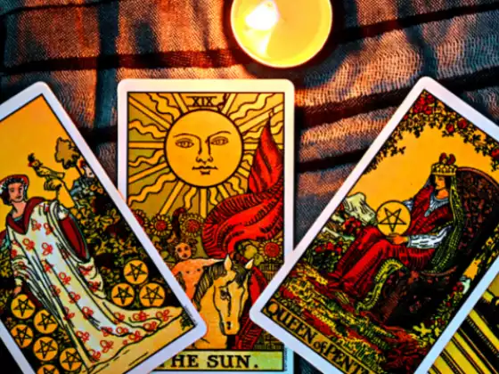 Tarot de la temporada de Escorpio: elige una carta