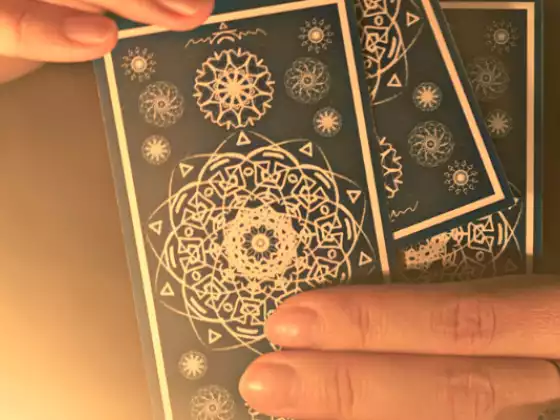 ¡Elige una carta, elige tu destino!