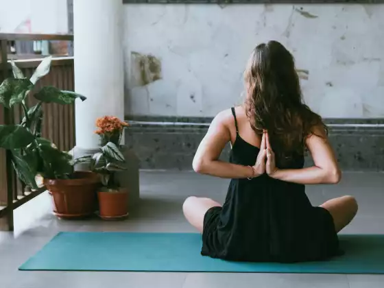 Yoga nhẹ nhàng và thiền định