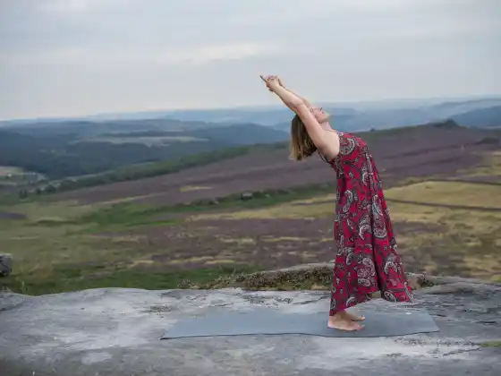 Yoga Penyembuhan Restoratif - Tubuh Spiritual (Seri 6 Minggu)